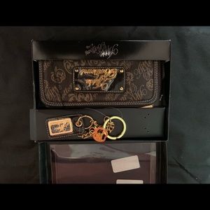 COPY - Designer wallet & matching keychain by Nel…